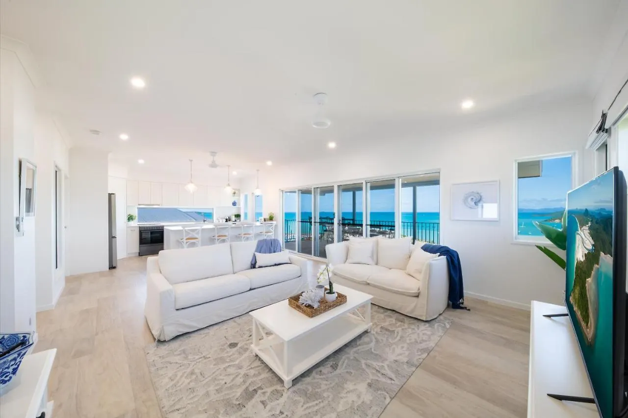 South Hamptons Beach House Airlie Beach Holiday home