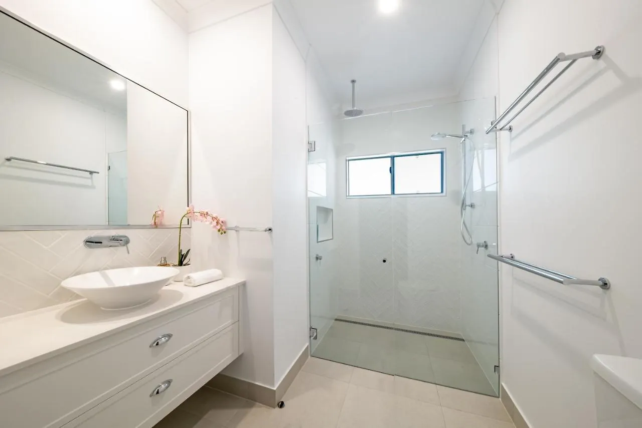 South Hamptons Beach House Airlie Beach Australia